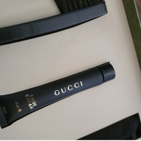 Gucci shoe cream and brush set - Picture 3 of 4